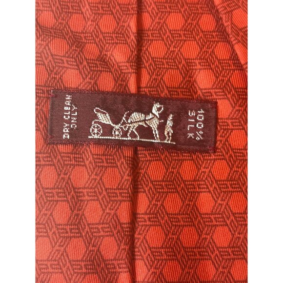 Hermès Paris Mens Red Geometric Pattern 100% Silk Tie - Picture 4 of 7